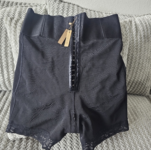 Body shaper - Picture 1 of 5